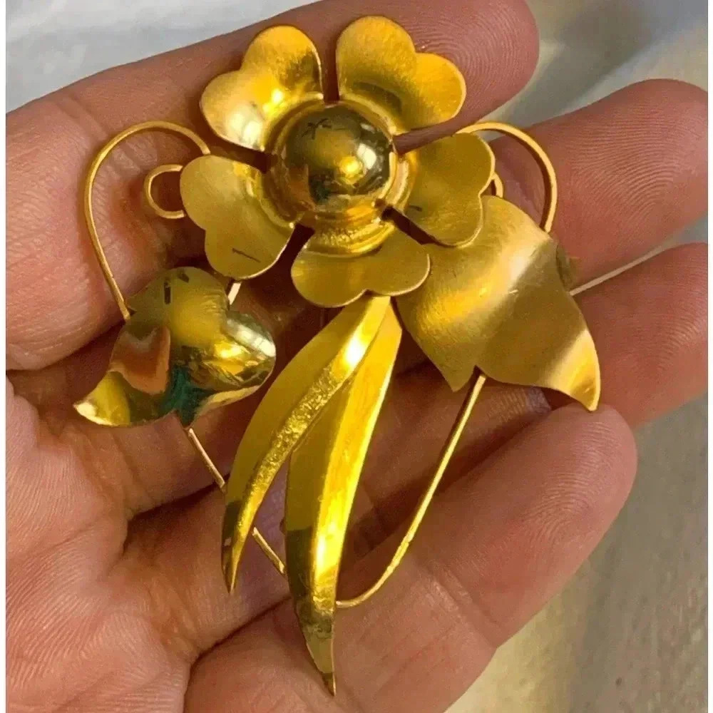 Vintage sterling silver floral pin/ brooch signed TRUART Sterling beautiful!!!!! - Picture 1 of 12